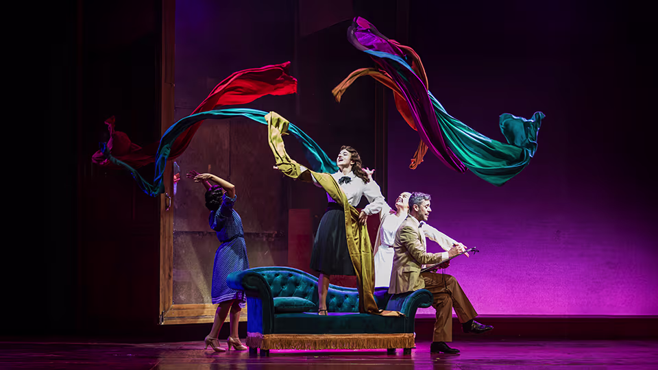 El tiempo entre costuras, el musical